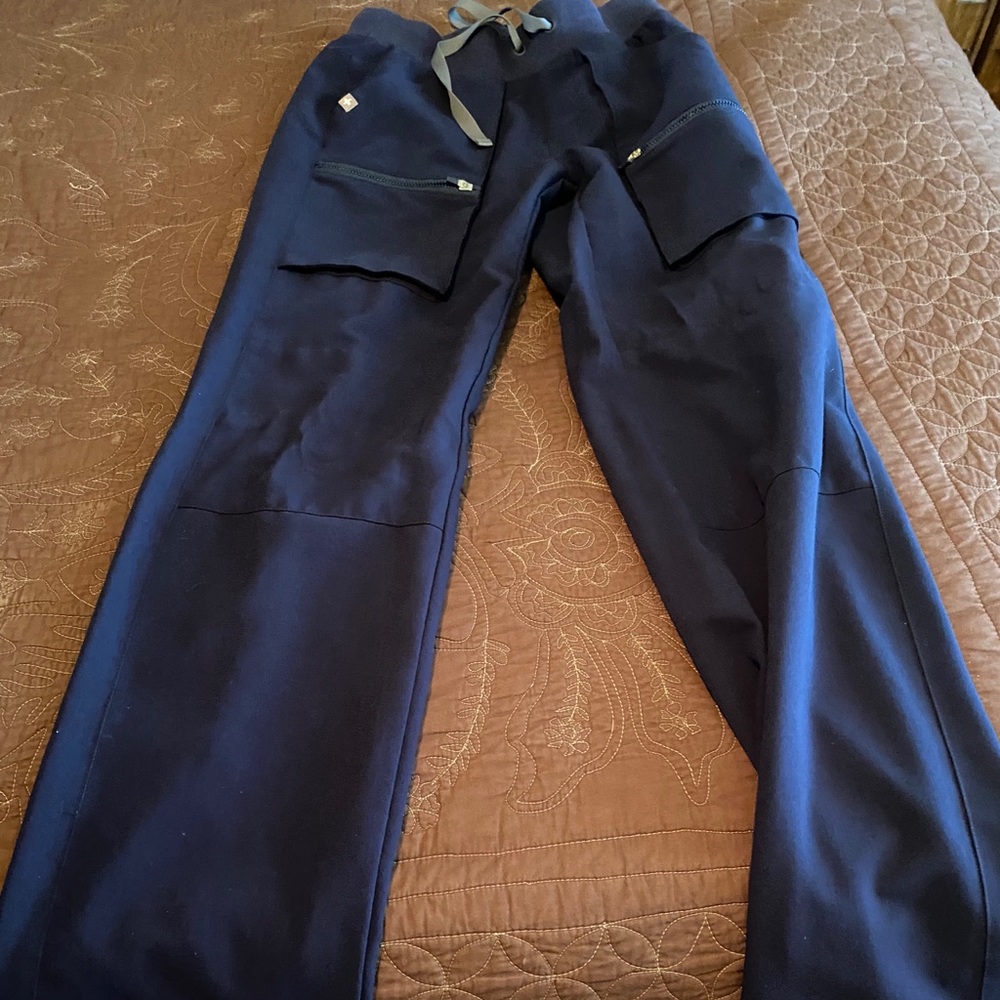 NWOT navy blue xxs figs scrub pants.